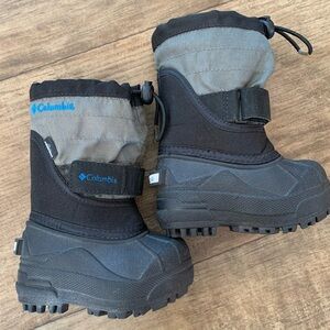 Columbia snow boots black gray blue Like new
